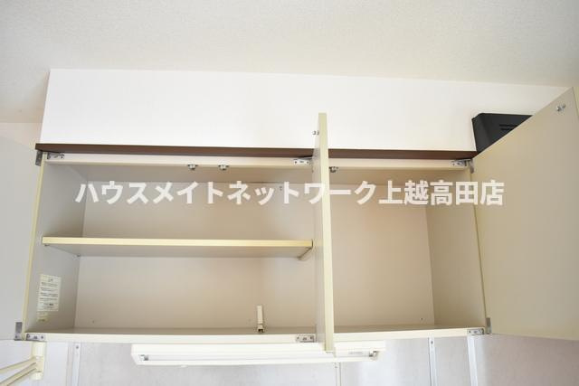 ウイングヒルズＢ棟の収納|キッチン上収納
