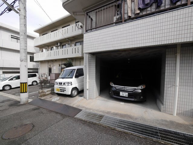 With赤羽の駐車場
