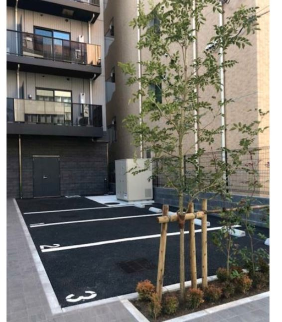 メイクスデザイン門前仲町GARDENの駐車場