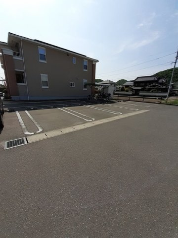 アウローラの駐車場