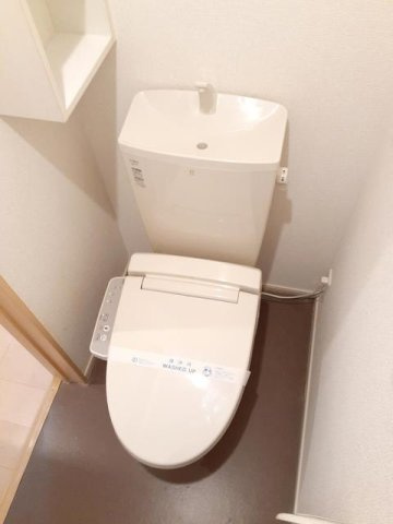サニー・ヒロのトイレ