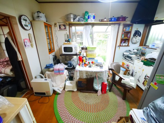 富里市十倉　平屋中古戸建の庭|平成20年4月築２DK平屋 敷地約82坪　屋内外残置多数あり現況引渡し。 駐車2台可能 北東公道角地