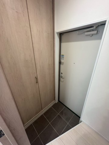 ディオルモンドの玄関