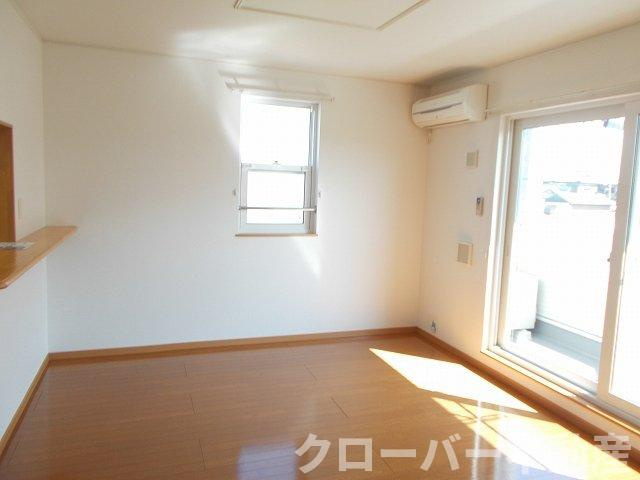パストラル川部Ａの居間・リビング