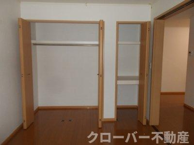 パストラル川部Ａの収納