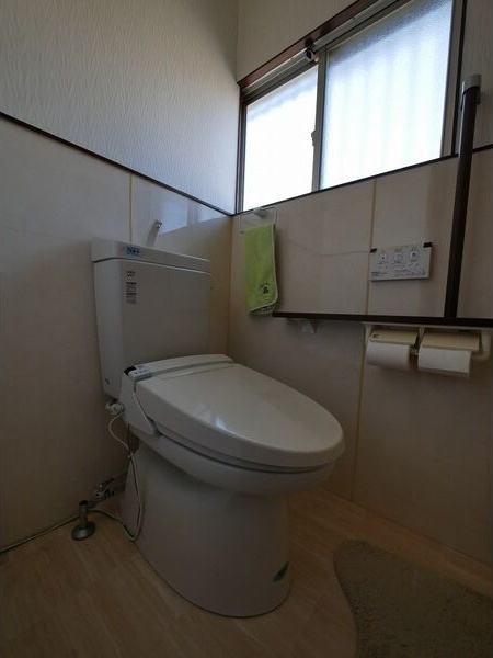 愛知郡東郷町春木白土戸建のトイレ
