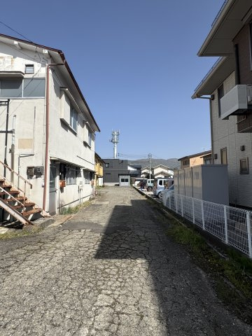 想定年間賃料　148.8万　想定利回り5.04％　木造の駐車場
