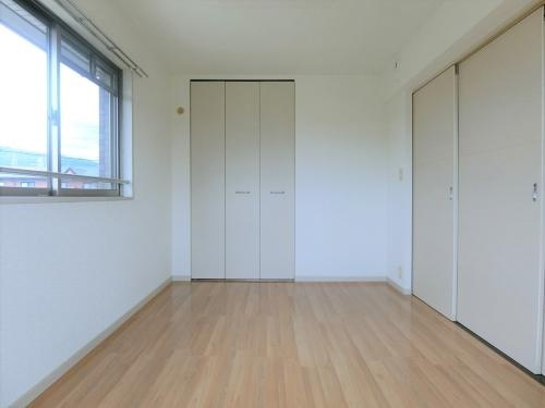 ステラ蔵上の寝室|風通しも良い寝室です☆