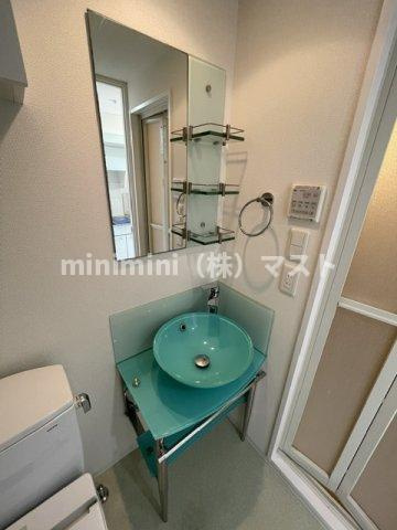 ラシュレエグゼ難波西の洗面所