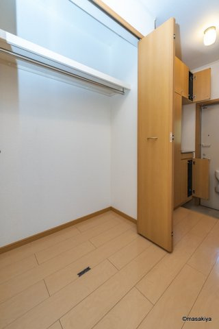 ガーデンハウス朝日山　Aの玄関