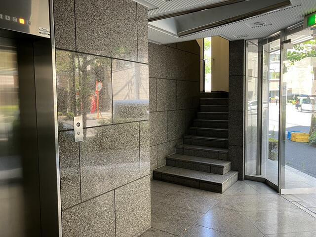中央区日本橋小網町の事務所のエントランス| 
