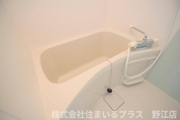 ドゥエリング千林の浴室