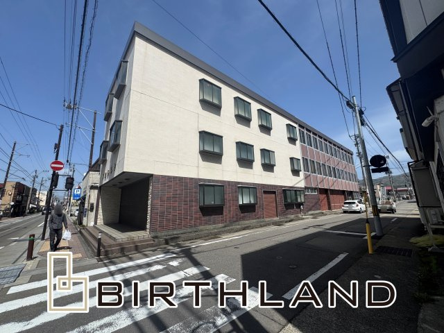 想定年間賃料　360万　想定利回り　9.4％　鉄骨造
