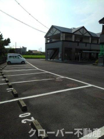 フローラＢの駐車場