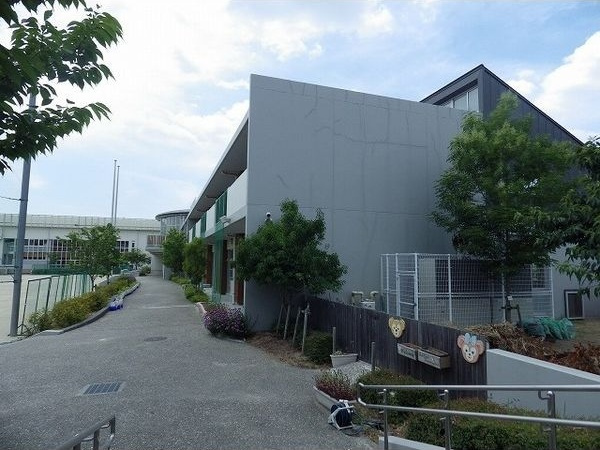ベルカーサ東山台Ⅰのエントランス