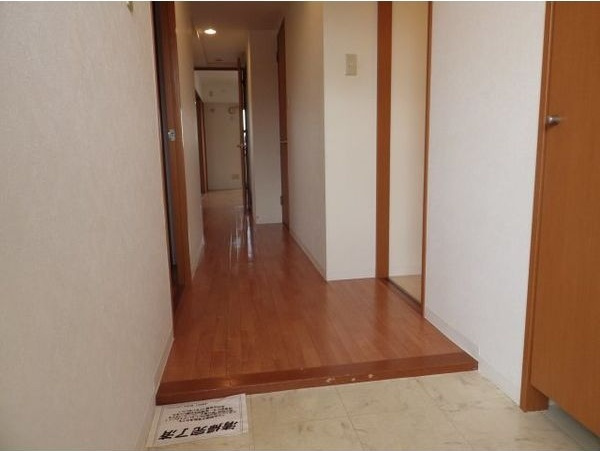 ベルカーサ東山台Ⅰの玄関