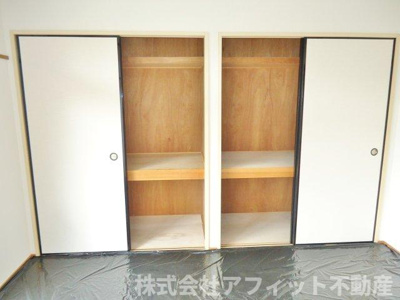 【収納】 | サン・オーレ久松 | 和室6帖の押入　※左右反転イメージ