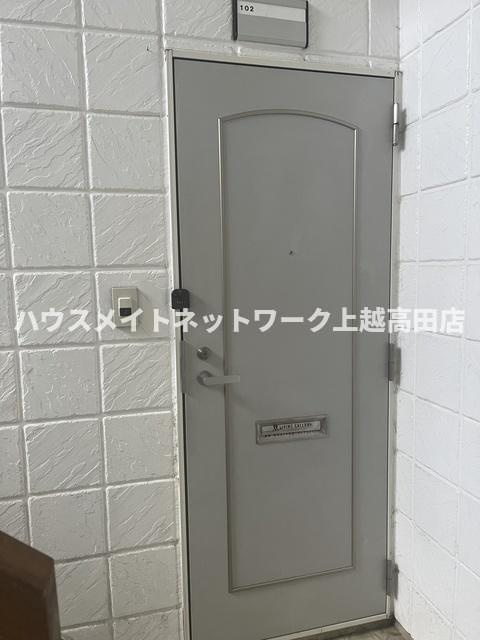ソウシャブルのエントランス|玄関ドア