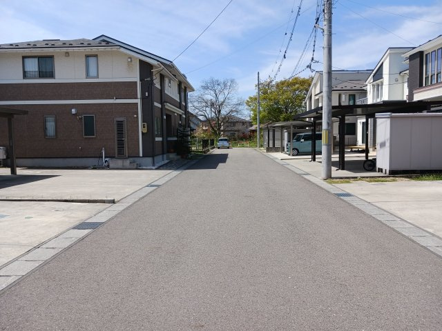 【前面道路含む現地写真】