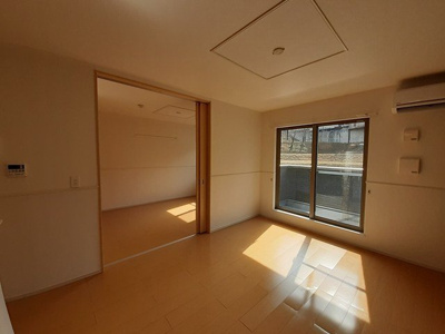 【居間・リビング】 | ラックレニイⅡ | おしゃれな居間です