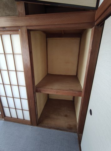 城の下通３丁目貸家の収納