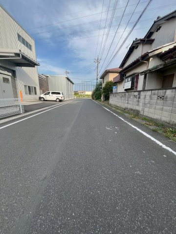 東新町　売土地の前面道路含む現地写真