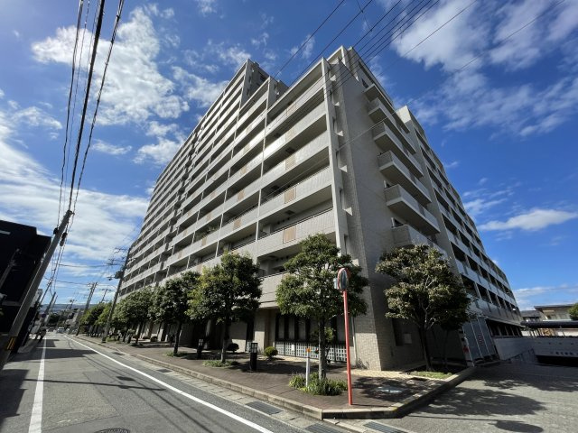 阪急西宮マンションの外観