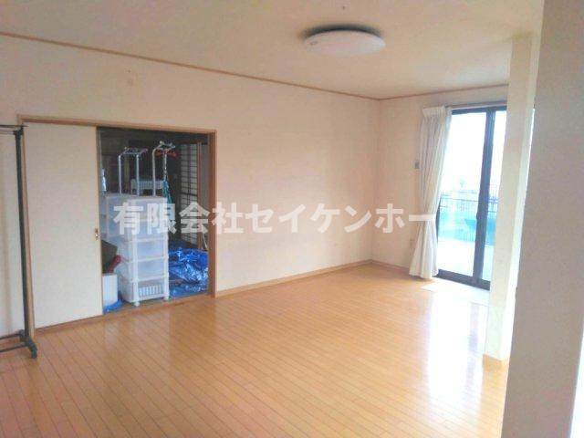 熊谷市玉井　中古住宅の洋室