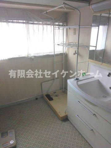 熊谷市玉井　中古住宅の洗面所