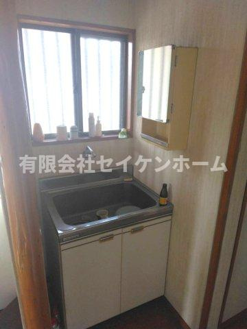 熊谷市玉井　中古住宅の洗面所
