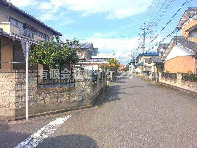 熊谷市玉井　中古住宅の前面道路含む現地写真