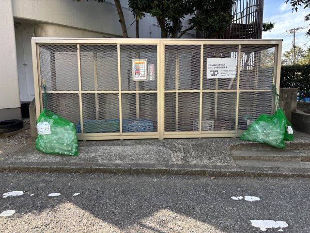 敷地内のゴミ置き場です。