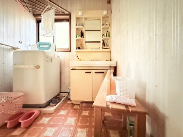小美玉市与沢中古物件【畑付き】の独立洗面台