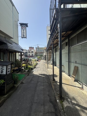 想定年間賃料　374.4万　想定利回り　37.4％　鉄骨・鉄筋コンクリート造の周辺
