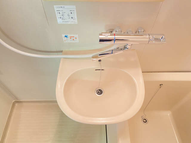 グランドール佐久間の洗面所