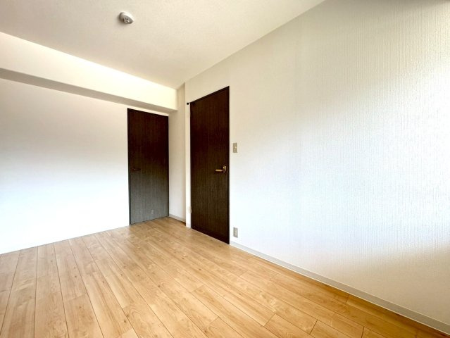 令和７年１月リフォーム完了◆全居室６帖以上の３ＬＤＫ◆収納充実◆サンシティ桂坂ロイヤル３番館の洋室|洋室