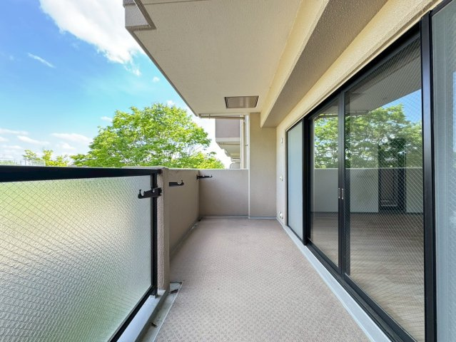 令和７年１月リフォーム完了◆全居室６帖以上の３ＬＤＫ◆収納充実◆サンシティ桂坂ロイヤル３番館のバルコニー|バルコニー