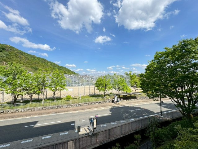 令和７年１月リフォーム完了◆全居室６帖以上の３ＬＤＫ◆収納充実◆サンシティ桂坂ロイヤル３番館の展望|バルコニーからの眺望
