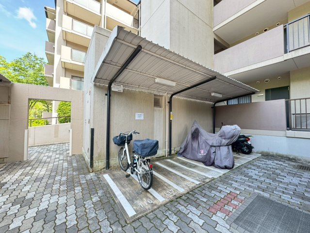令和７年１月リフォーム完了◆全居室６帖以上の３ＬＤＫ◆収納充実◆サンシティ桂坂ロイヤル３番館のその他|駐輪場