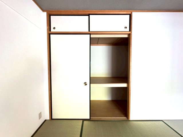 令和７年１月リフォーム完了◆全居室６帖以上の３ＬＤＫ◆収納充実◆サンシティ桂坂ロイヤル３番館の和室|和室押入