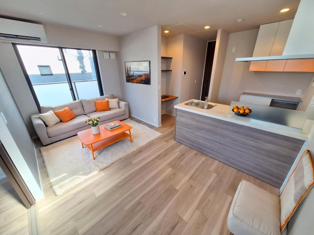 ＣＩＴＲＵＳ　Ｒｅｓｉｄｅｎｃｅ　西棟の居間・リビング|※家具家電はイメージです。