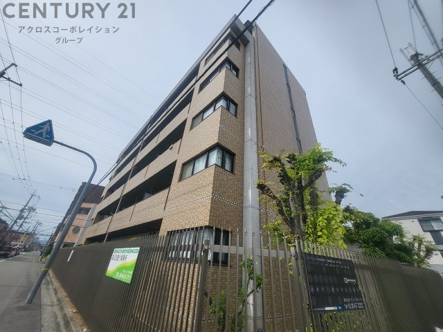 エレベーター付きで重たい荷物も便利です♪