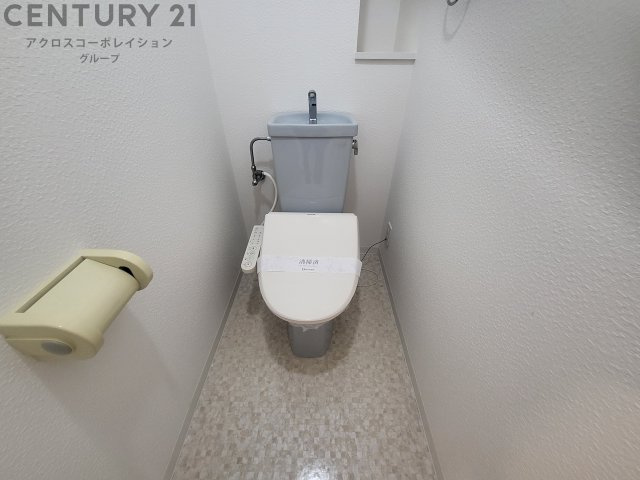 シンプルで使いやすいトイレです♪