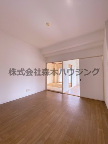 【居間・リビング】 | 　メゾン・ローゼ | ゆったりとした居間です