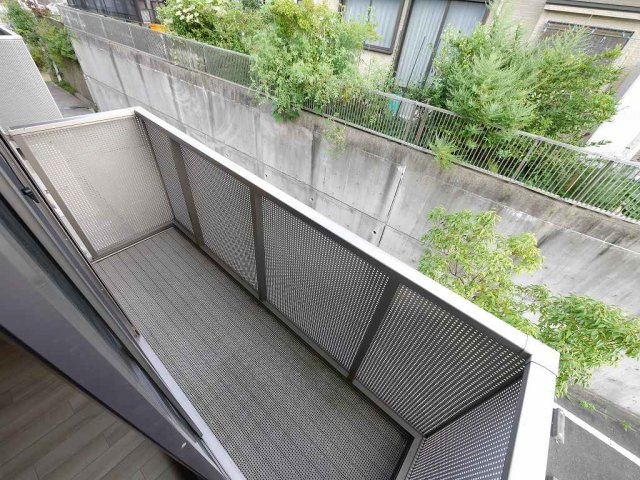 フレッツァ神戸山田のバルコニー