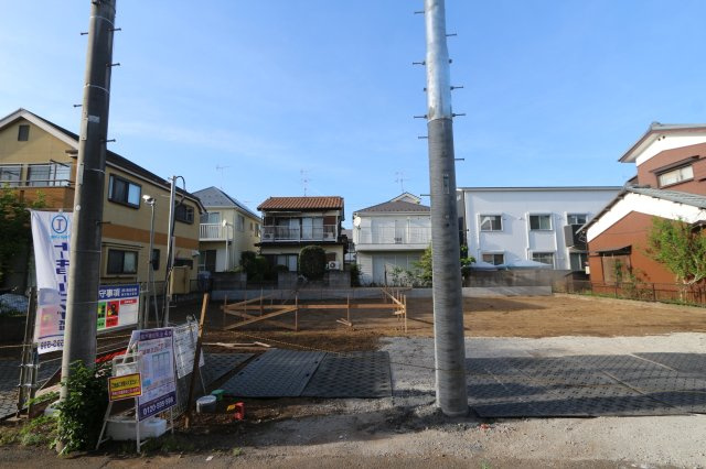 【Heartfull Town】小平市回田町49番の外観|南側道路で陽当たり良好♪