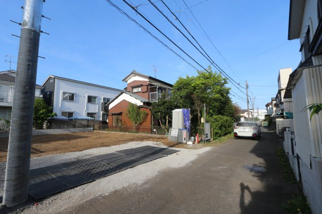 【Heartfull Town】小平市回田町49番の外観|リビングイン階段と対面式キッチン。家族の自然なふれあいを重視したプラン♪