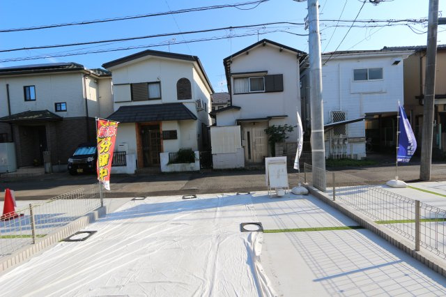 【Heartfull Town】小平市回田町49番の外観|リビングイン階段と対面式キッチン。家族の自然なふれあいを重視したプラン♪