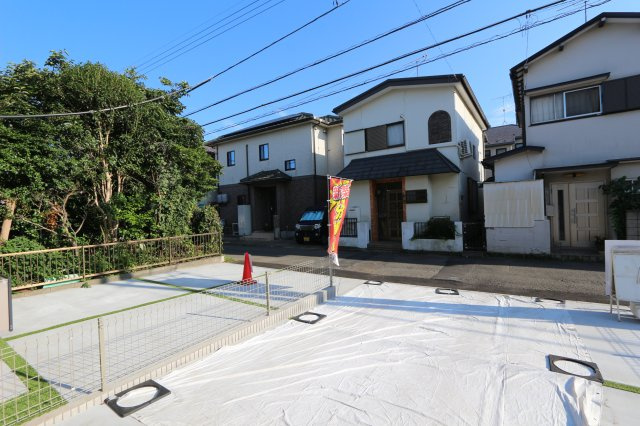 【Heartfull Town】小平市回田町49番の外観|雨の日の強い味方！浴室換気乾燥機付きユニットバスで　
洗濯物が乾かせます　