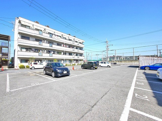 ラ・メゾネットの駐車場|駐車場があります